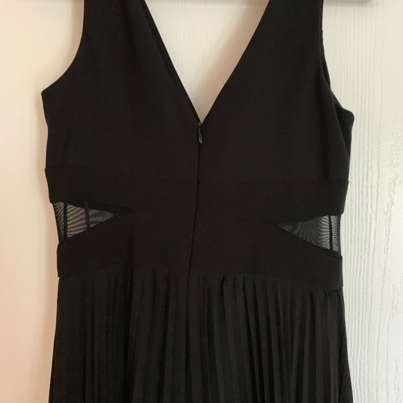 Black formal dress - Picture 2 of 8